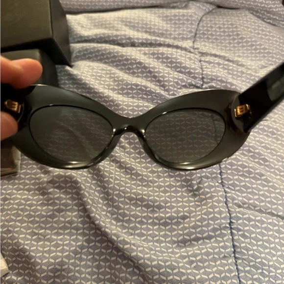 Versace Black Sunglasses. Brand new in the case with the box. - Picture 5 of 9